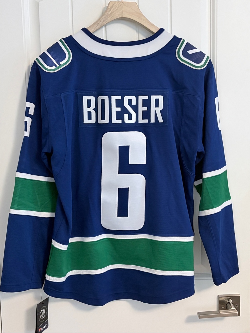 BNWT Authentic Fanatics Vancouver Canucks Brock Boeser Orca Jersey Size Small